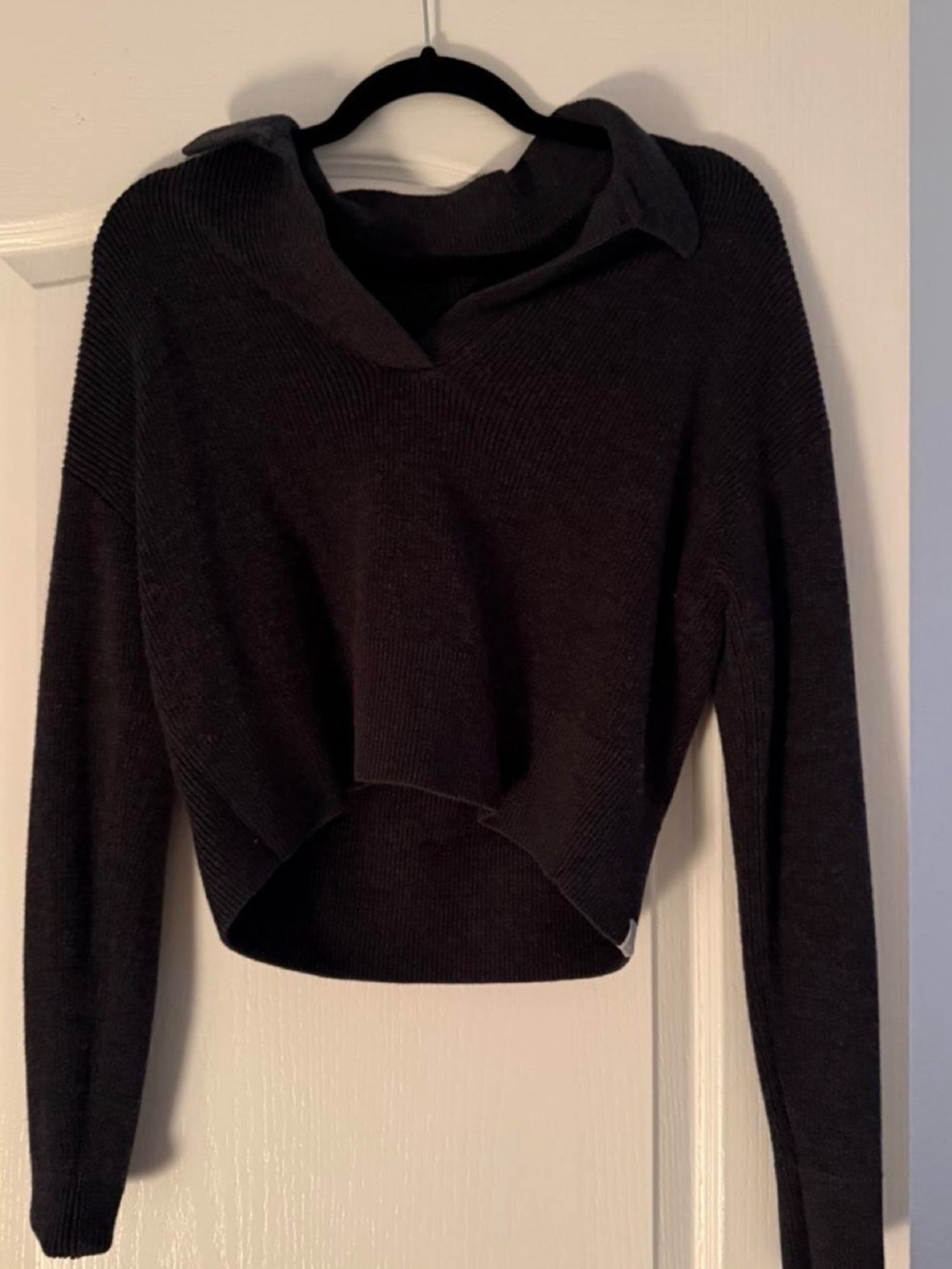lululemon athletica Black V‑Neck Collar Crop Sweater